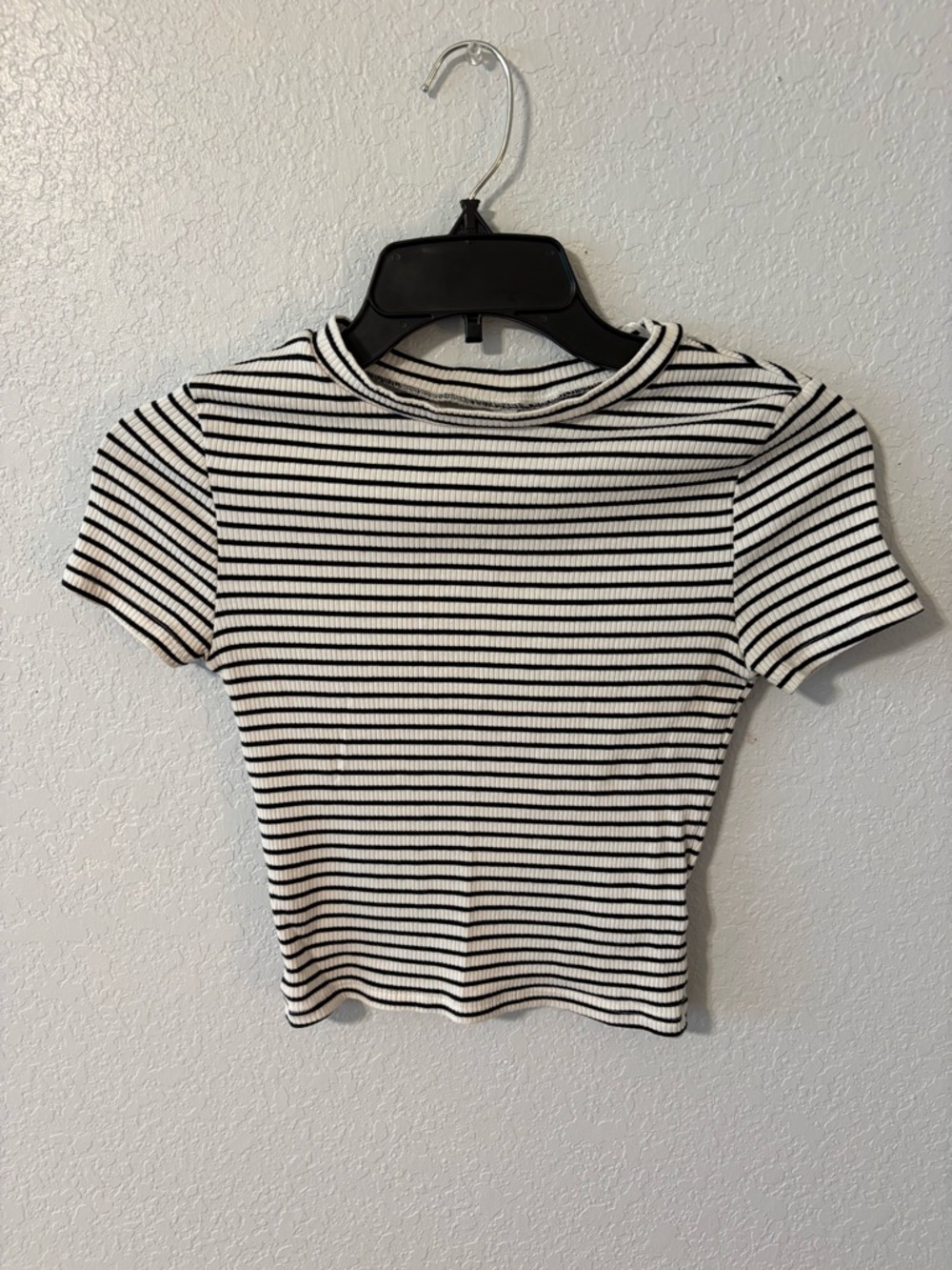 H&M Black and White Striped Ribbed Crop Top